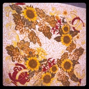 AUTHENTIC CHANEL VINTAGE SILK SCARF 🌻